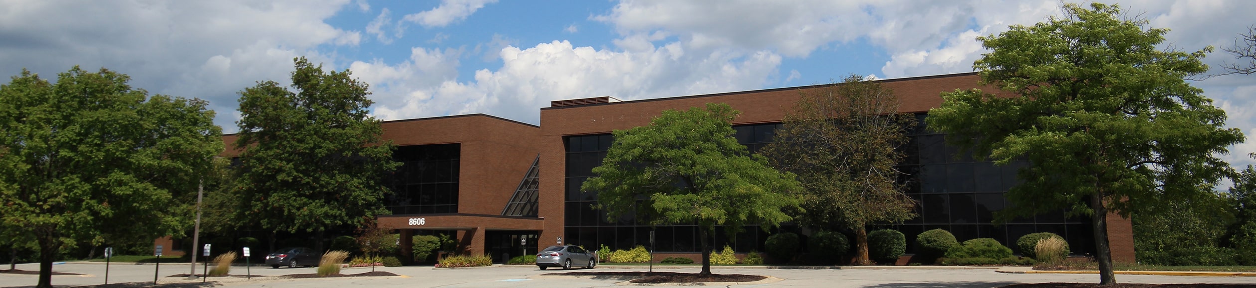 High quality office building in Indianapolis; tenant representation in office lease provided by Bradley Company